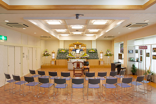 ご予算に合わせて家族葬から一般葬や社葬まで幅広くお選びいただけます。